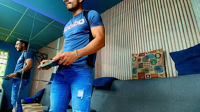 Vans Ross online show from 2, 3, 2026