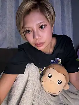 BADBITCHISAKI online show from 1, 2, 2026