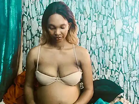 Snapshot of Caramelminxxx1 chatting on 4, 2, 2026 Caramelminxxx1 online show from 4, 2, 2026