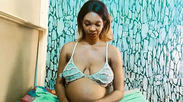 Snapshot of Caramelminxxx1 chatting on 20, 2, 2026 Caramelminxxx1 online show from 20, 2, 2026