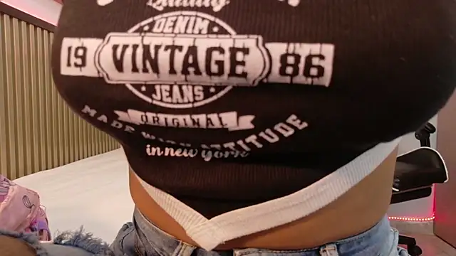 Scarlet Vixen  online show from 10, 2, 2026