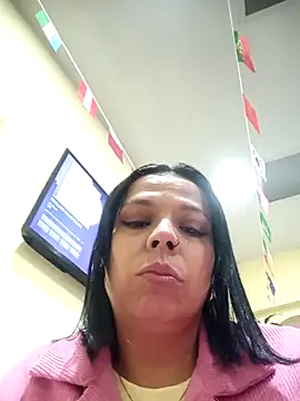 Snapshot of RossyAlvarez chatting on 8, 6, 2026 RossyAlvarez online show from 8, 6, 2026