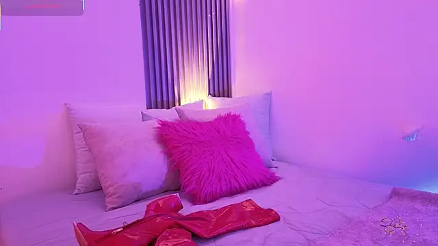 fransheskarossi online show from 11, 3, 2026