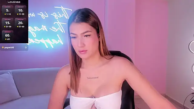 BellaThompsonX online show from 20, 2, 2026