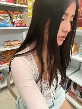 StrawberryPink  online show from 17, 4, 2026