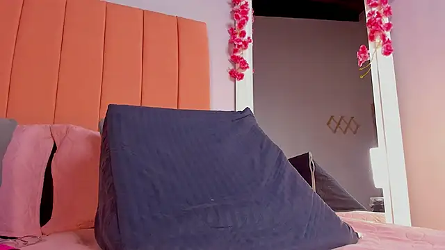 Snapshot of rose_thompson19 chatting on 27, 4, 2026 rose thompson19 online show from 27, 4, 2026