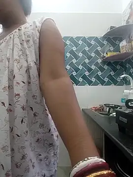 Snapshot of Hot-Tinaa chatting on 5, 3, 2026 Hot-Tinaa online show from 5, 3, 2026