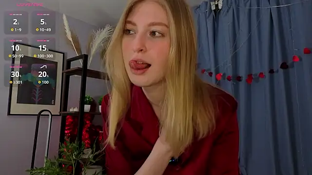 Snapshot of LanaRoxxy chatting on 13, 3, 2026 LanaRoxxy online show from 13, 3, 2026