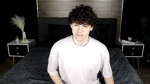 Snapshot of TylerGibson chatting on 19, 2, 2026 TylerGibson online show from 19, 2, 2026