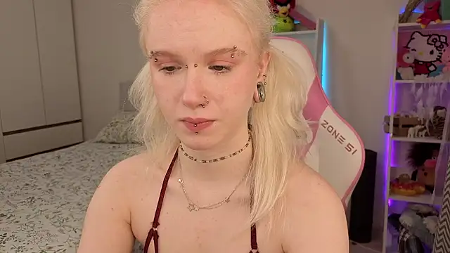 Mia WaterFall online show from 13, 3, 2026