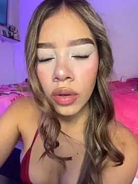 BellaMoon  online show from 15, 4, 2026