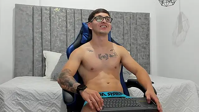 Snapshot of Calvin_Hunter chatting on 7, 2, 2026 Calvin Hunter online show from 7, 2, 2026