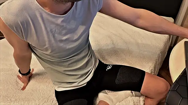 Snapshot of AfterTheRun chatting on 30, 3, 2026 AfterTheRun online show from 30, 3, 2026