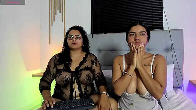 Snapshot of _kimmygrey chatting on 3, 3, 2026 kimmygrey online show from 3, 3, 2026