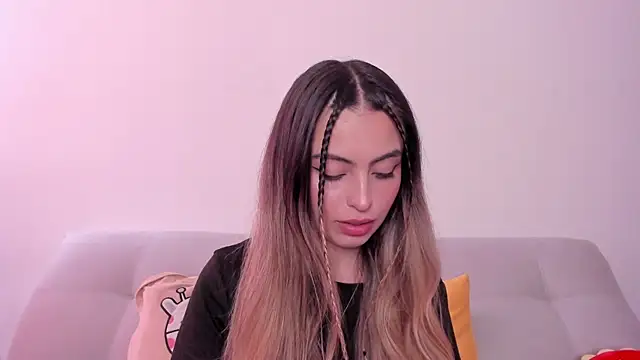 Fernanda aaaa online show from 4, 7, 2026
