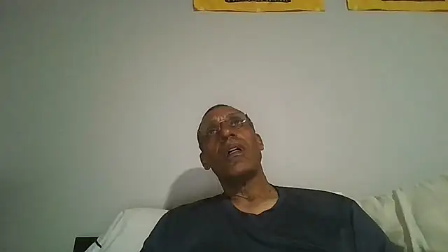 swimmer2496 online show from 12, 6, 2026