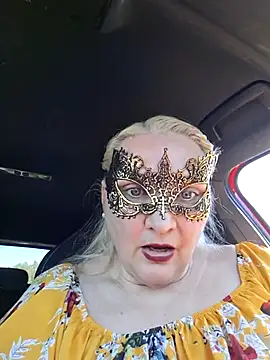 Snapshot of MaskedQueen77 chatting on 25, 5, 2026 MaskedQueen77 online show from 25, 5, 2026