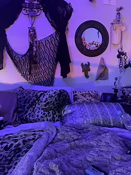 luxxlola online show from 8, 4, 2026