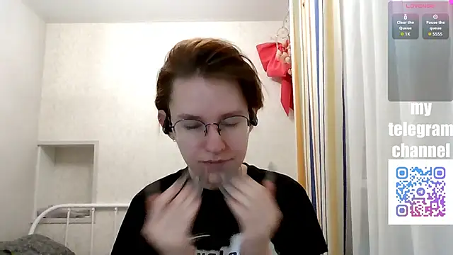 Snapshot of PetralPrime chatting on 4, 2, 2026 PetralPrime online show from 4, 2, 2026