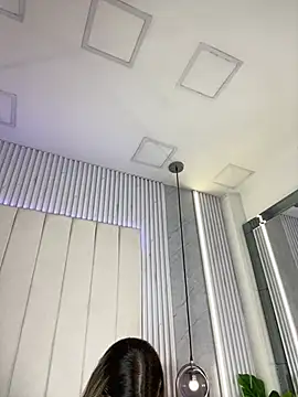 JuliaColemann online show from 10, 4, 2026