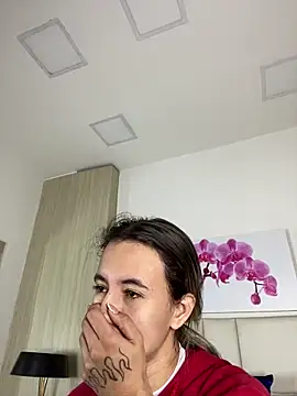 Snapshot of JuliaColemann chatting on 7, 6, 2026 JuliaColemann online show from 7, 6, 2026