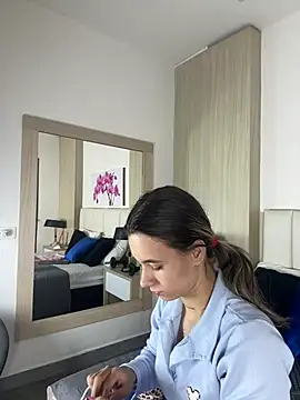 Snapshot of JuliaColemann chatting on 24, 6, 2026 JuliaColemann online show from 24, 6, 2026