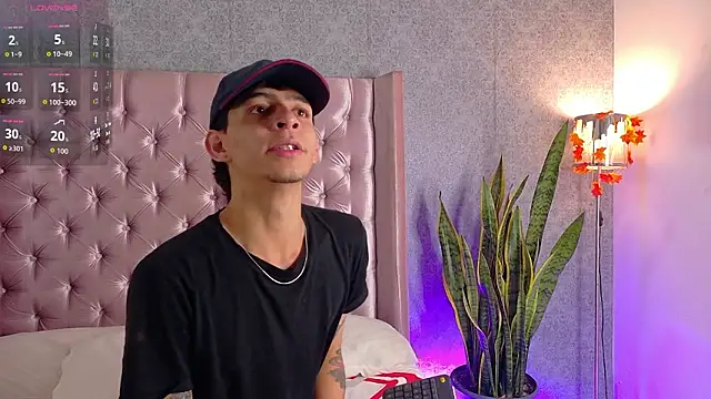 Logan Woods online show from 18, 2, 2026