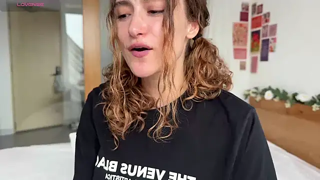 cutiemari online show from 25, 4, 2026