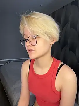 LuunaDorean online show from 12, 2, 2026