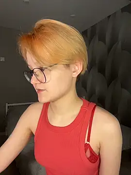 LuunaDorean online show from 28, 2, 2026