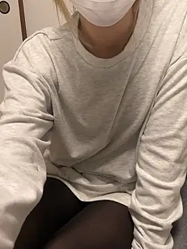 yui  yuichan online show from 3, 2, 2026