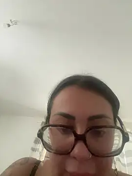 Snapshot of Melissa-suisse chatting on 16, 2, 2026 Melissa-suisse online show from 16, 2, 2026