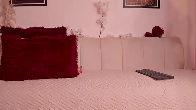 Snapshot of Naomi_bennet chatting on 18, 2, 2026 Naomi bennet online show from 18, 2, 2026