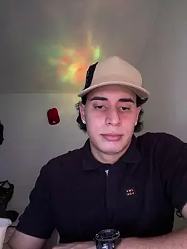 Snapshot of Maximuz1920 chatting on 25, 5, 2026 Maximuz1920 online show from 25, 5, 2026