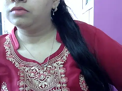 Snapshot of Cute_Aliyaa chatting on 17, 4, 2026 Cute Aliyaa online show from 17, 4, 2026