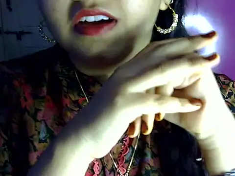 Snapshot of Cute_Aliyaa chatting on 5, 7, 2026 Cute Aliyaa online show from 5, 7, 2026