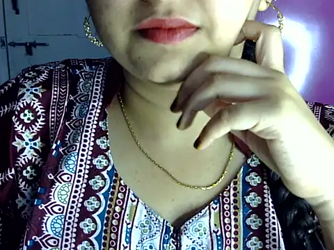 Snapshot of Cute_Aliyaa chatting on 8, 7, 2026 Cute Aliyaa online show from 8, 7, 2026