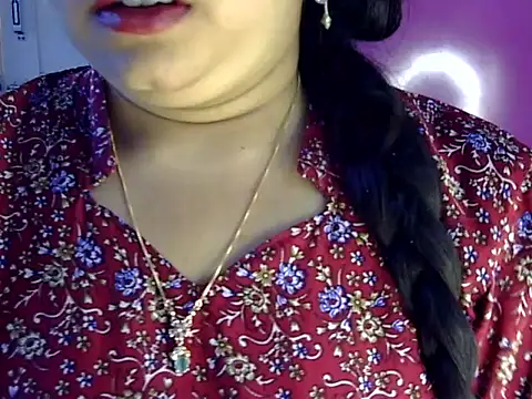 Snapshot of Cute_Aliyaa chatting on 13, 7, 2026 Cute Aliyaa online show from 13, 7, 2026