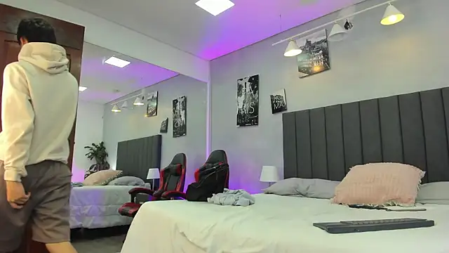 Raphael Nyon online show from 1, 3, 2026