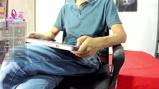 Snapshot of milo_cruz_ chatting on 25, 4, 2026 milo cruz online show from 25, 4, 2026