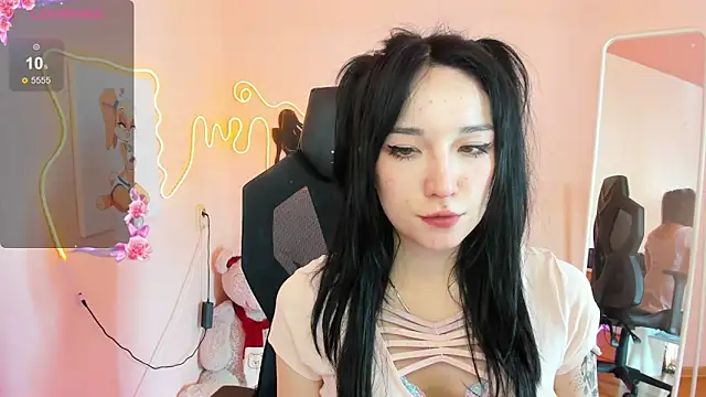 Snapshot of AliceeinWonderlanddd chatting on 20, 2, 2026 AliceeinWonderlanddd online show from 20, 2, 2026