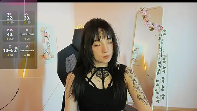 Snapshot of AliceeinWonderlanddd chatting on 9, 5, 2026 AliceeinWonderlanddd online show from 9, 5, 2026