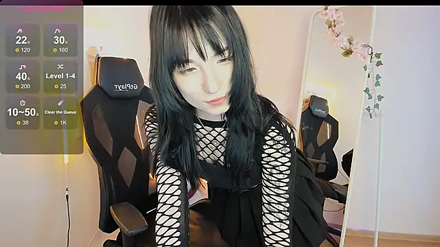 Snapshot of AliceeinWonderlanddd chatting on 13, 5, 2026 AliceeinWonderlanddd online show from 13, 5, 2026
