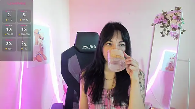 AliceeinWonderlanddd online show from 27, 7, 2026
