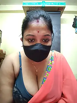 Snapshot of Curvy_Trisha chatting on 3, 7, 2026 Curvy Trisha online show from 3, 7, 2026