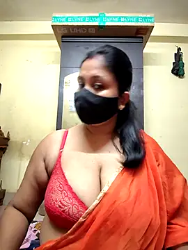 Snapshot of Curvy_Trisha chatting on 13, 7, 2026 Curvy Trisha online show from 13, 7, 2026