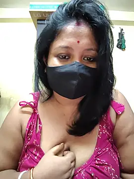 Snapshot of Curvy_Trisha chatting on 15, 7, 2026 Curvy Trisha online show from 15, 7, 2026