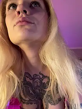 Snapshot of BlondeDoll_ chatting on 5, 2, 2026 BlondeDoll online show from 5, 2, 2026