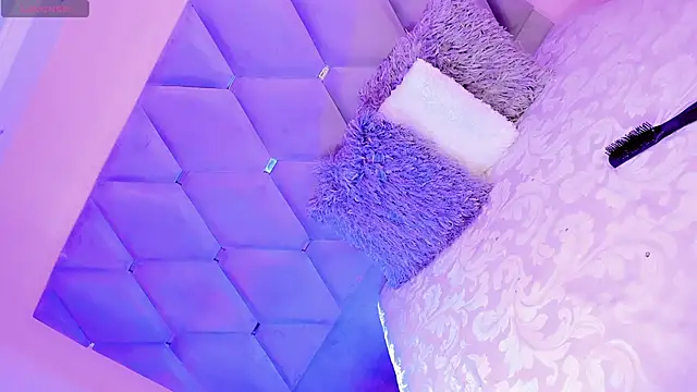 EmmaSweet23 online show from 9, 4, 2026