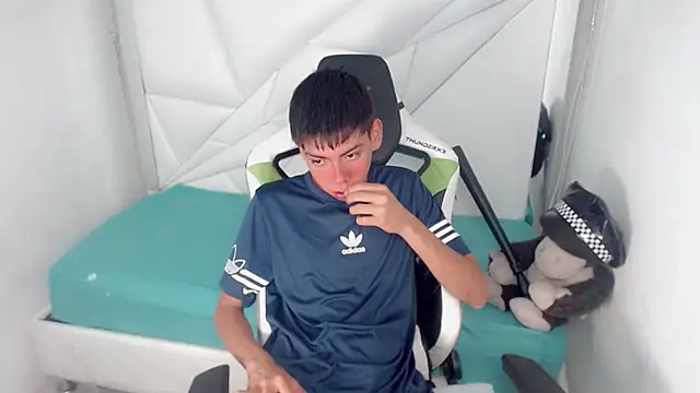 Snapshot of Liarr_ chatting on 27, 2, 2026 Liarr online show from 27, 2, 2026